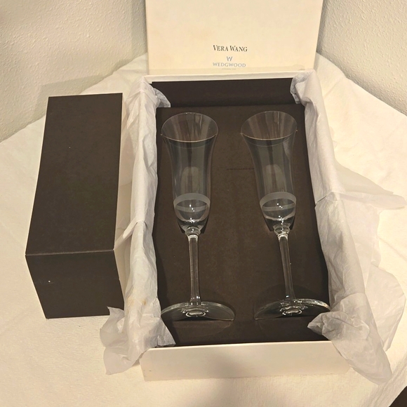 Vera Wang Wedgwood Champagne Flute Pair Clear and Frosted Glass - Picture 1 of 9